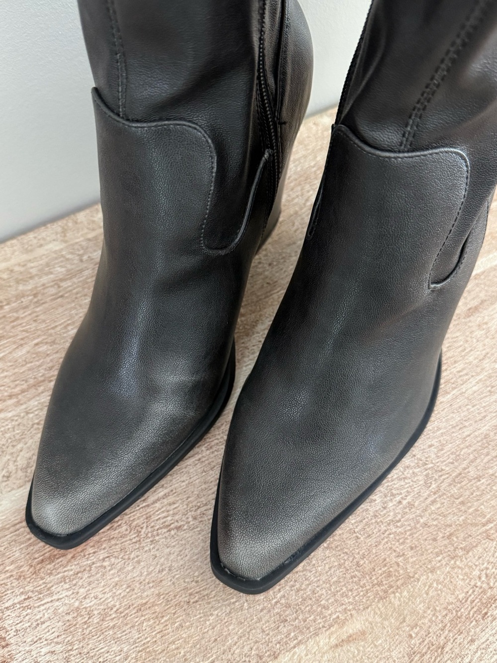 Sincerely Jules Leann Boots Size 8